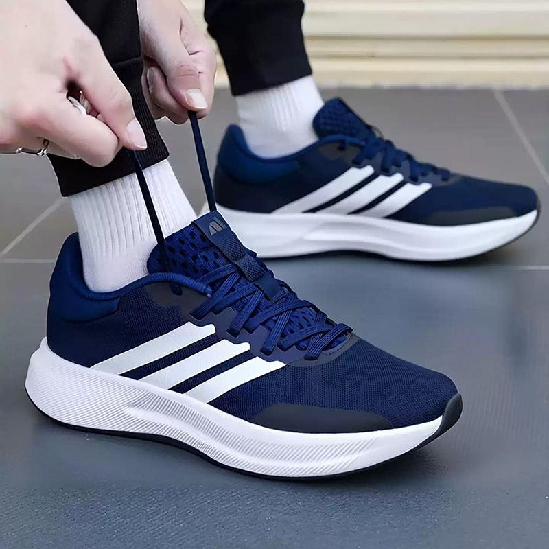 Men Shoes Jd - أحذية رياضية للجري من أديداس باللون