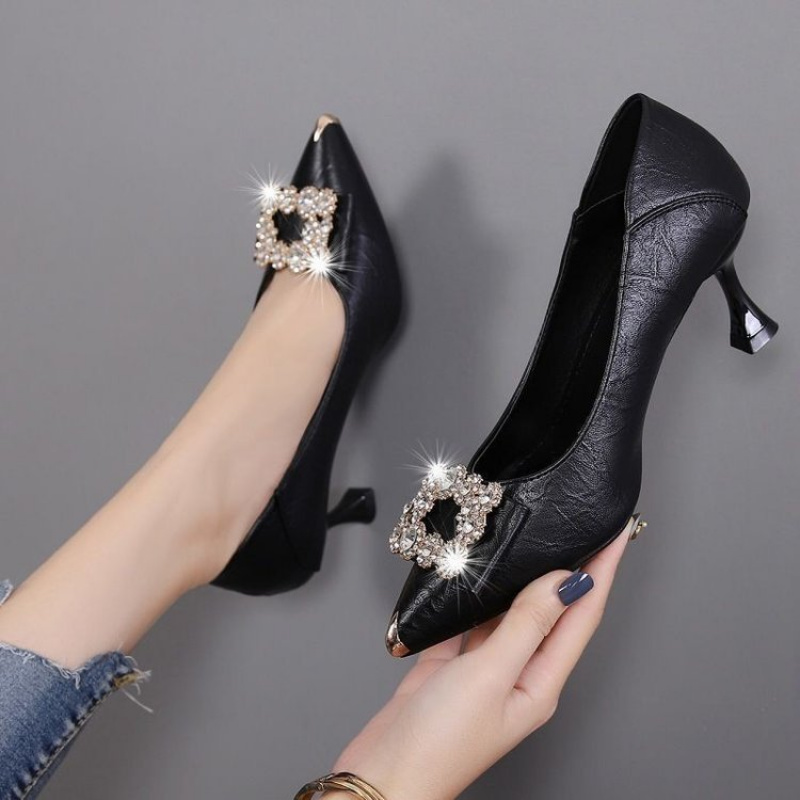 أحذية نسائية بكعب عالٍ مثيرة و - مراجعة Men Shoes Classic وسعره